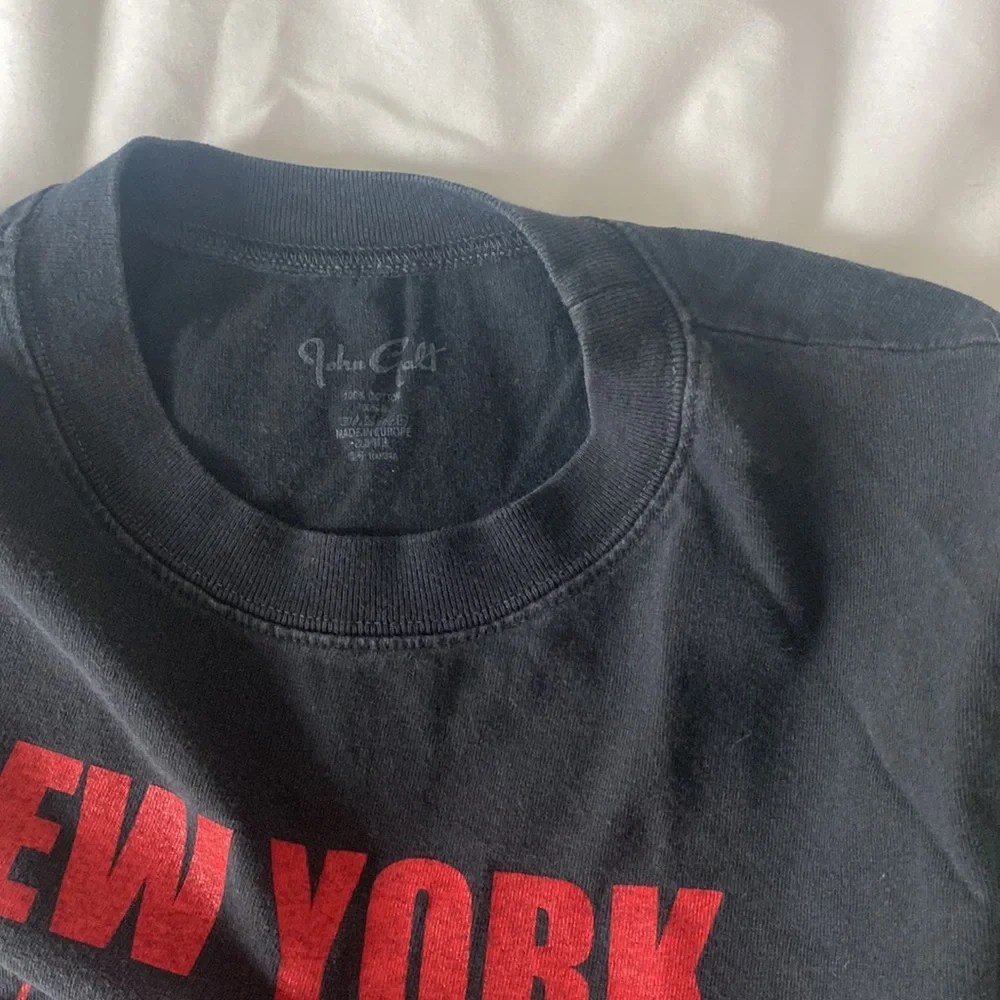 brandy melville graphic t-shirt - Picture 3 of 3